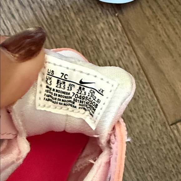 Nike Pink and White Kids Sneakers 7c toddler baby - Picture 7 of 7